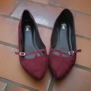 Fioni burgundy flats
